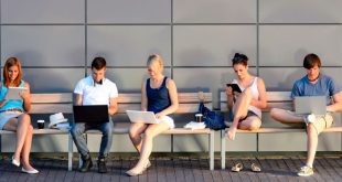 ¿Por qué nos creemos información falsa en Internet?